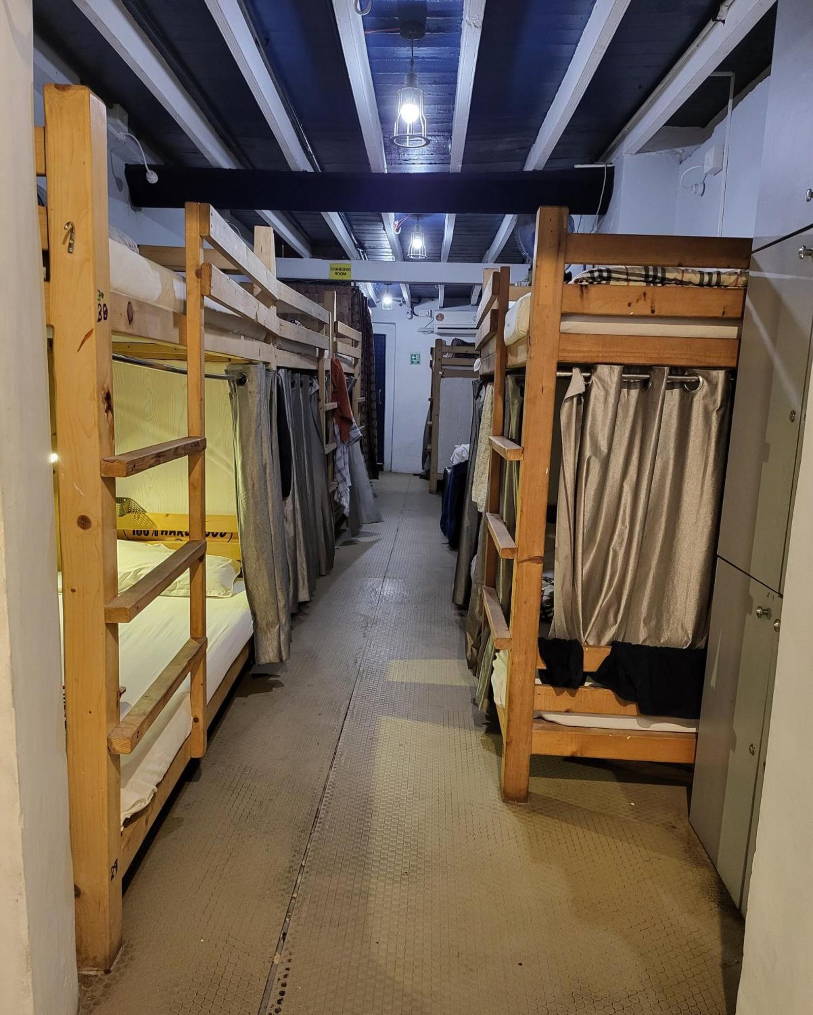 A Pousada Namastey Mumbai Backpackers Exterior foto